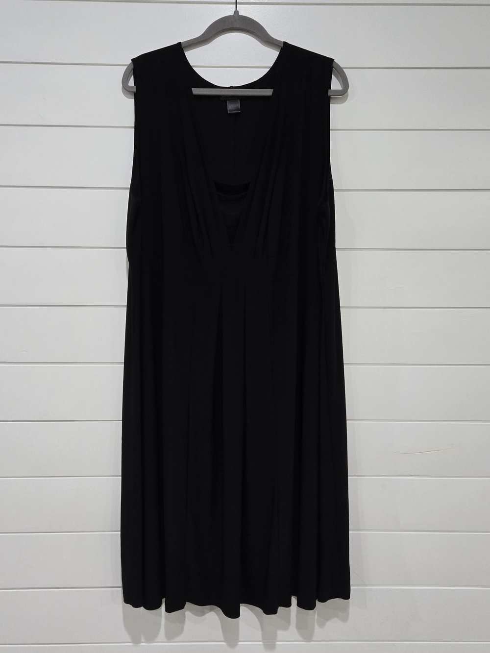 Lane Bryant Womens Plus Size Black Sleeveless Midi Dress with V-Neck